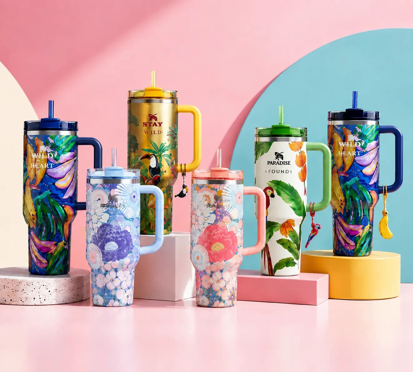 Seis vasos térmicos personalizados de colores con diseños florales y tropicales